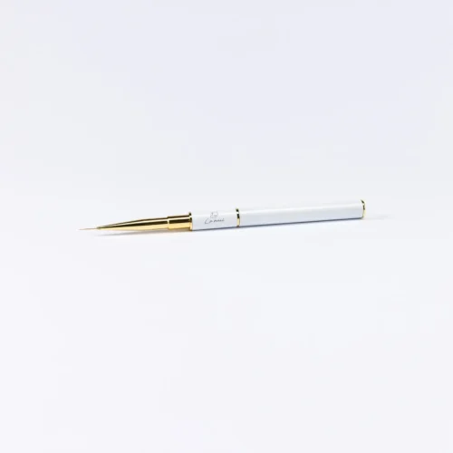 La mani teptukas nagų dailei