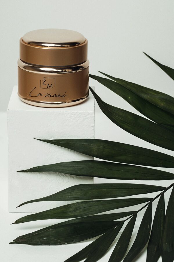 Lamani poligelis nagams